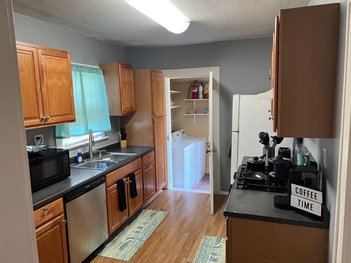 2Nd Level Duplex, Downtown Houston Near Toyota Center, Smoking Allowed On Balcony! Apartment Exterior photo